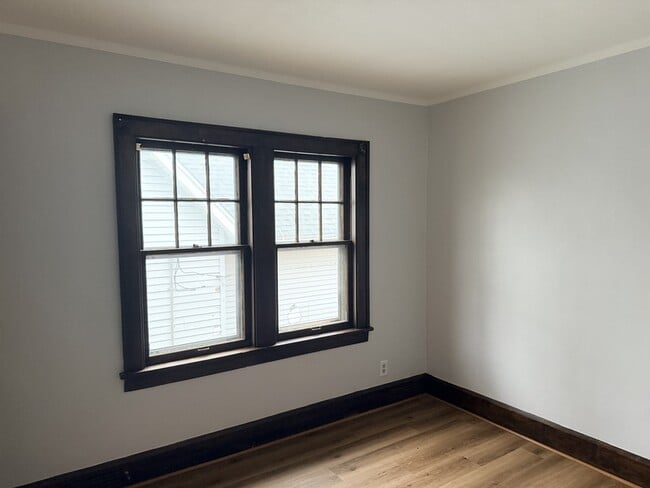 Building Photo - 907 15th St