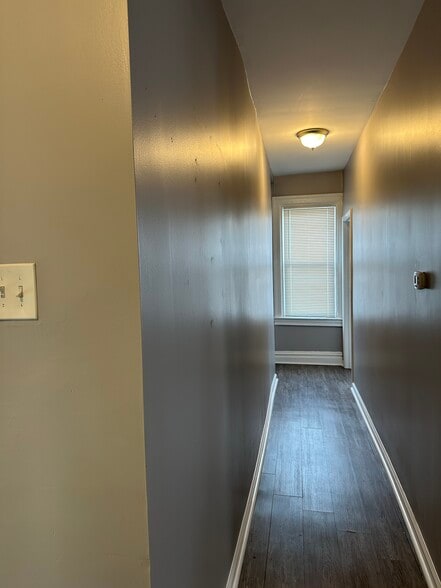 Building Photo - 48 Maytide St