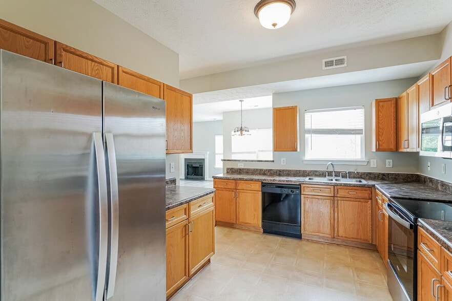 Building Photo - 7424 Maggie Dr