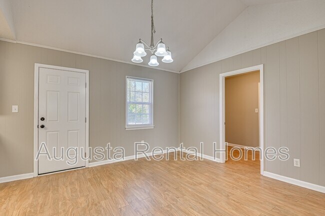 Building Photo - 4505 Colonial Rd