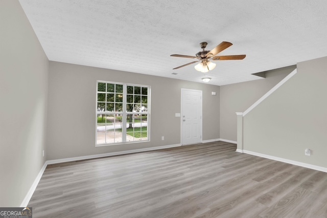 Building Photo - 1372 Hollenbeck Ln