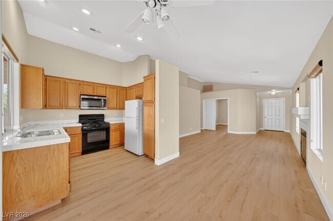 Building Photo - 9632 Bending River Ave