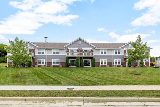 Building Photo - Condo Style Upper 2 Bedroom 2 Bathroom Apartment is Available