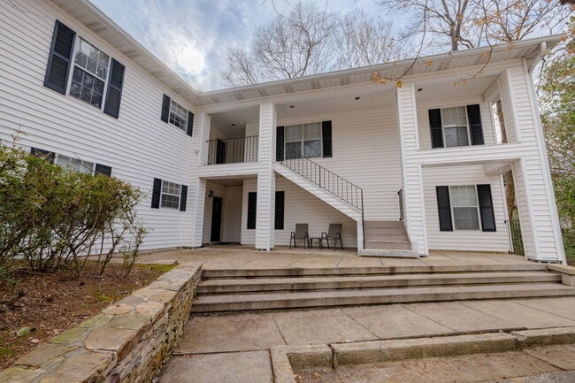 Building Photo - 987 Collier Rd NW