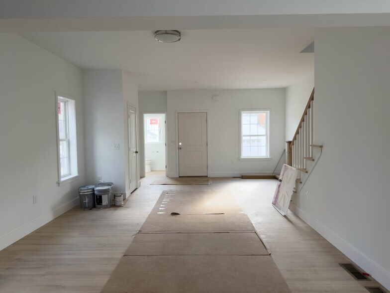 Building Photo - 108 Meadows Bnd