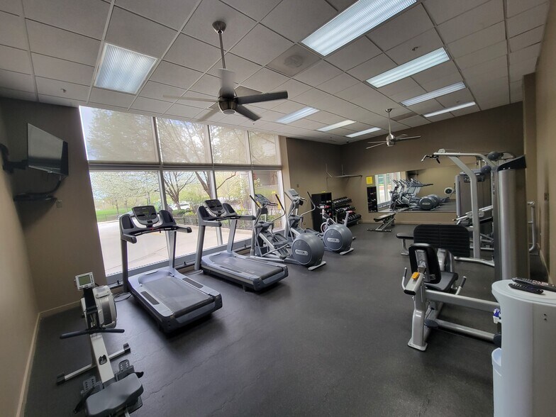 Building Photo - 645 N Kingsbury St