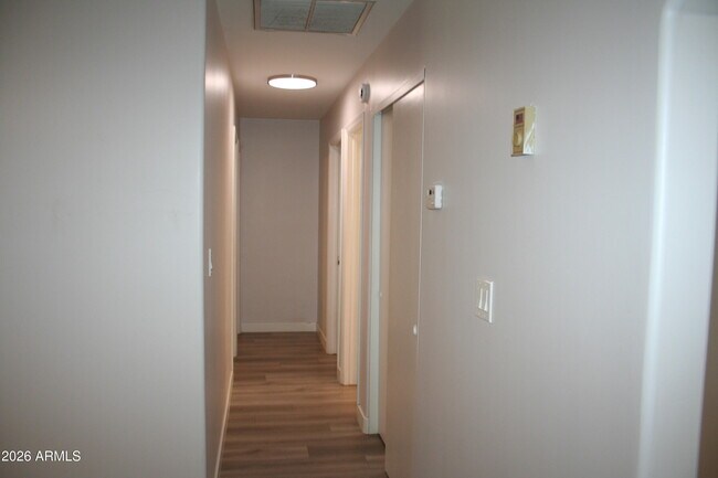Building Photo - 8901 E Waco Ct