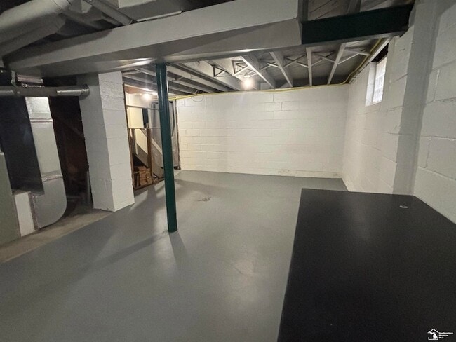 Building Photo - 1273 Lindbergh St