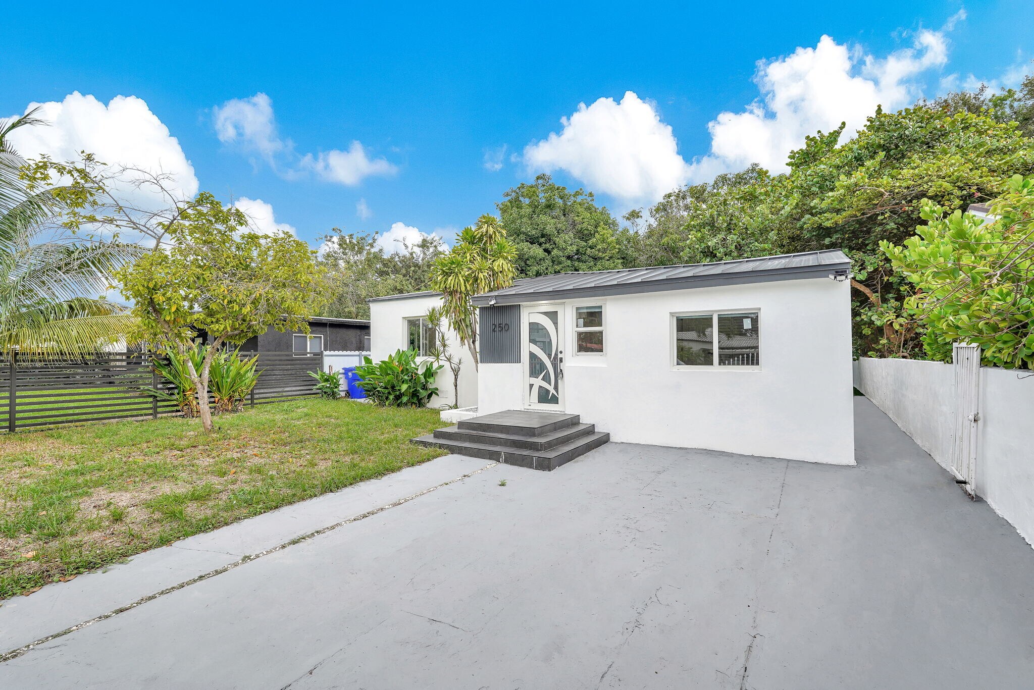 Building Photo - 250 NW 45th St