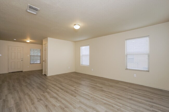 Building Photo - 10719 Goose Way