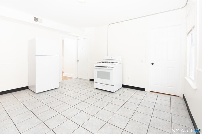 Building Photo - 110 Beaver St