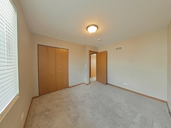 Building Photo - 1101 Symphony Dr
