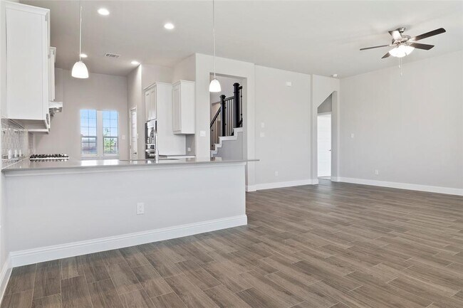Building Photo - 1105 Whispering Hl Dr
