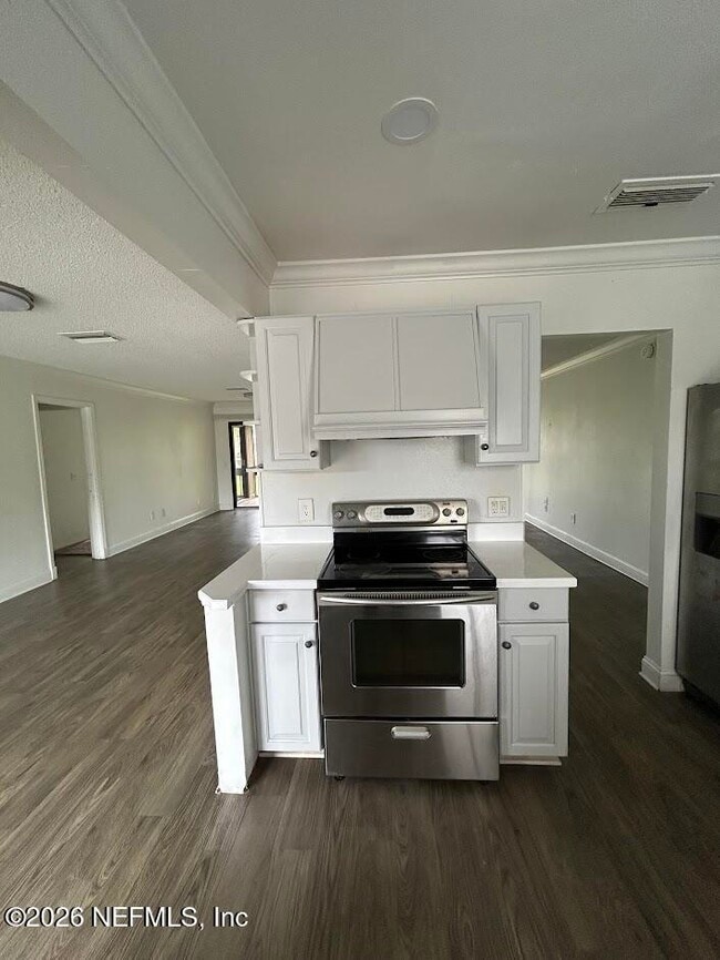 Building Photo - 7616 Las Palmas Way