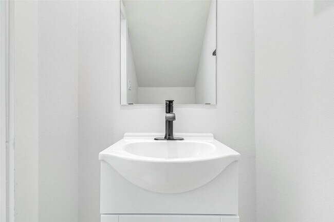 Building Photo - 2310 Campbell Rd