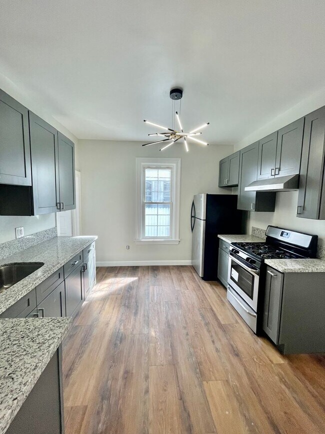 Primary Photo - Renovated 3 Bed + 2 Bath Home in Los Angeles!