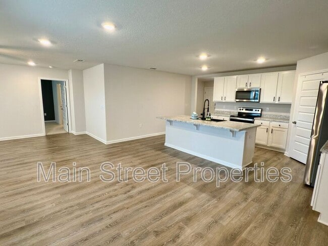 Building Photo - 5260 Peach Dr