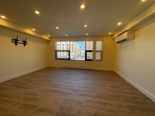 Building Photo - 1028 Commonwealth Ave