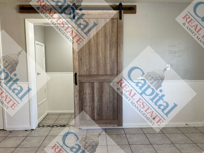 Building Photo - 3 Bedroom With Move In Special