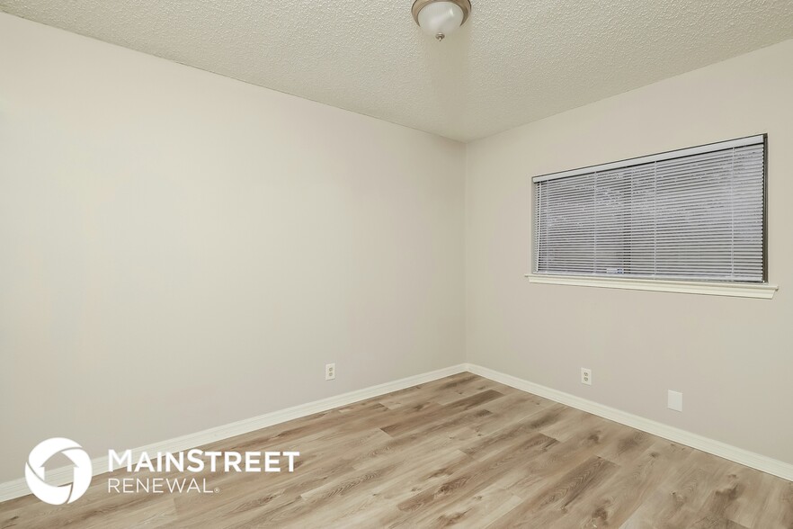 Building Photo - 3701 Candlebluff Dr