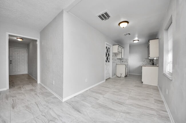 Building Photo - 4830 Ridgestone St