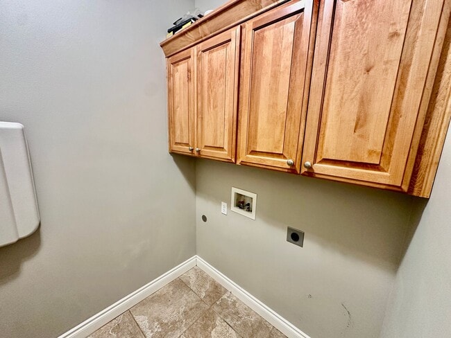 Building Photo - 4409 W Country Hls Ln
