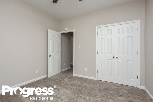 Building Photo - 984 Cully Rd