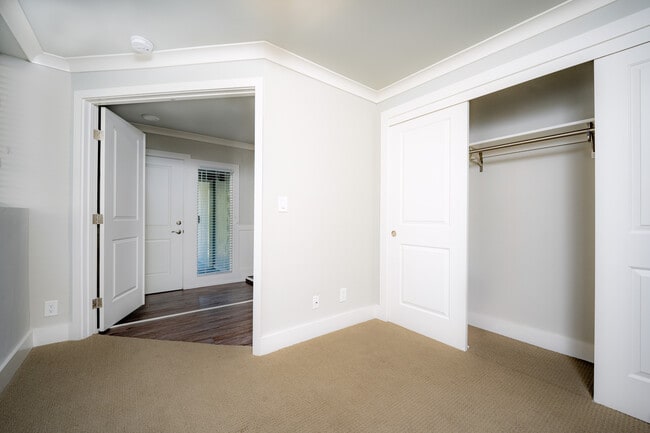 Ladera 1 Bed, 1 Bath Bedroom - Ladera Apartments