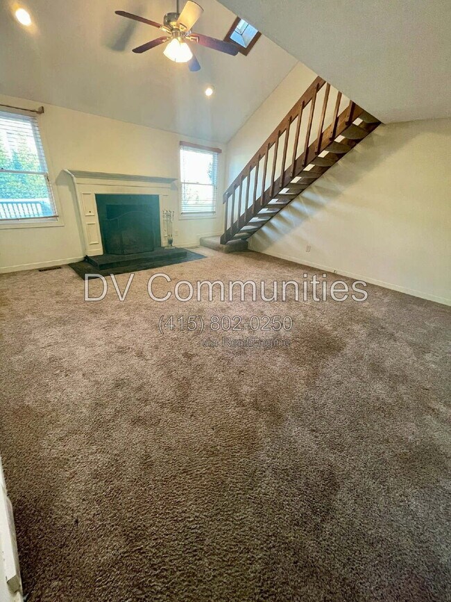 Building Photo - 32467 S Roundhead Dr
