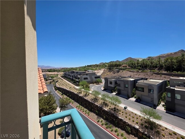 Building Photo - 30 Strada Di Villaggio