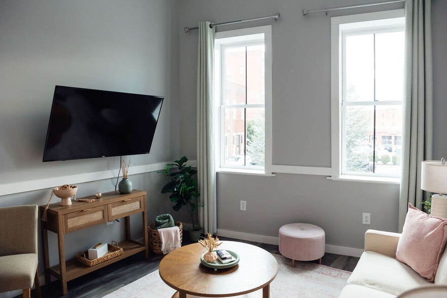 Building Photo - 117 Spring St