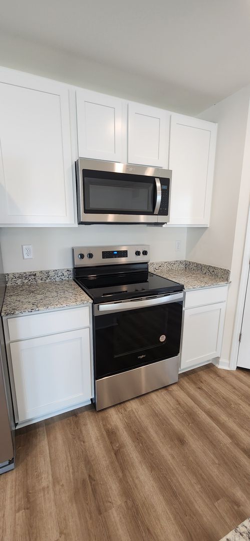 Building Photo - 3BR, 2.5 BA in Hazelwood Subdivision