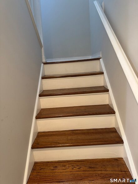 Building Photo - 355 Ledge Dr