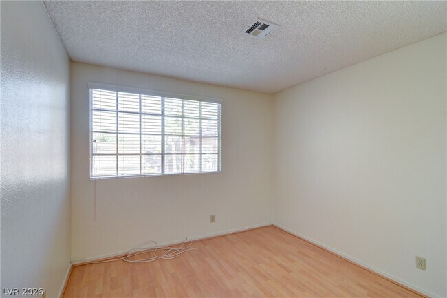 Building Photo - 217 S White Cloud Cir