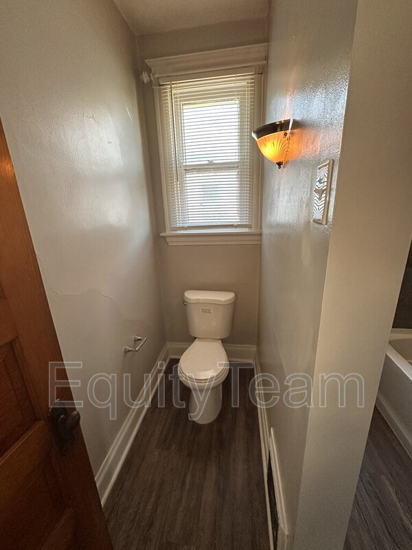 Building Photo - 2618 Ida Ave