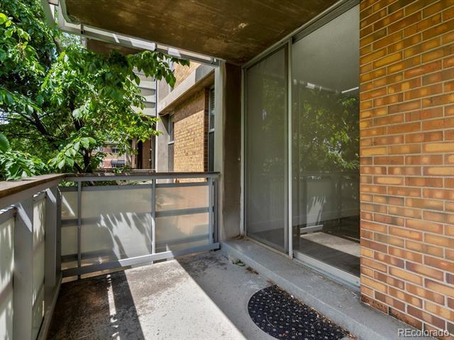 Building Photo - 2500 S York St