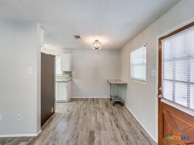 Building Photo - 1351 Spitz Kegel View Dr