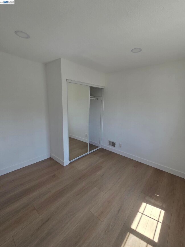 Building Photo - 47807 Masters Ct
