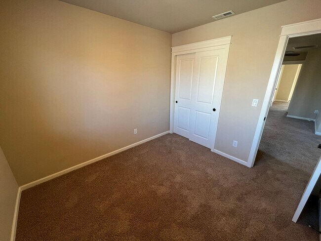 Building Photo - 3 Bed/2.5 Bath Single Family Home in NE Bend - McCall Landing