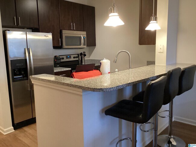 Building Photo - 1840 Oxmoor Rd