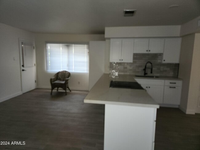 Building Photo - 5117 W Acoma Dr