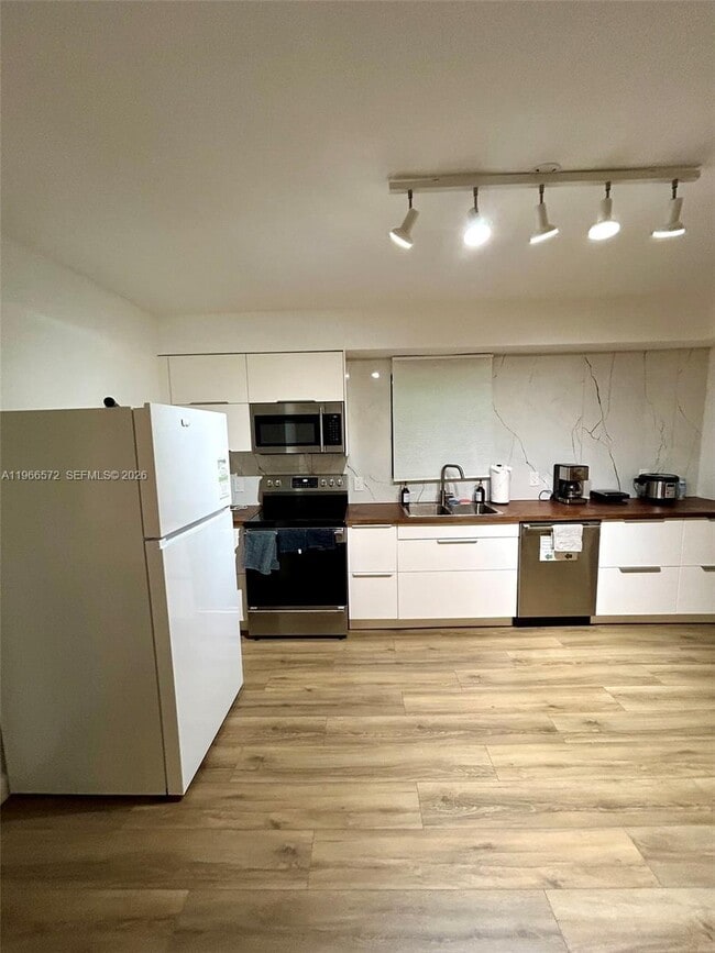 Building Photo - 2631 Roosevelt St