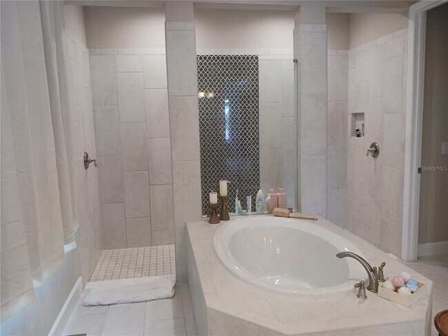 Building Photo - 7425 Bradbury Cir