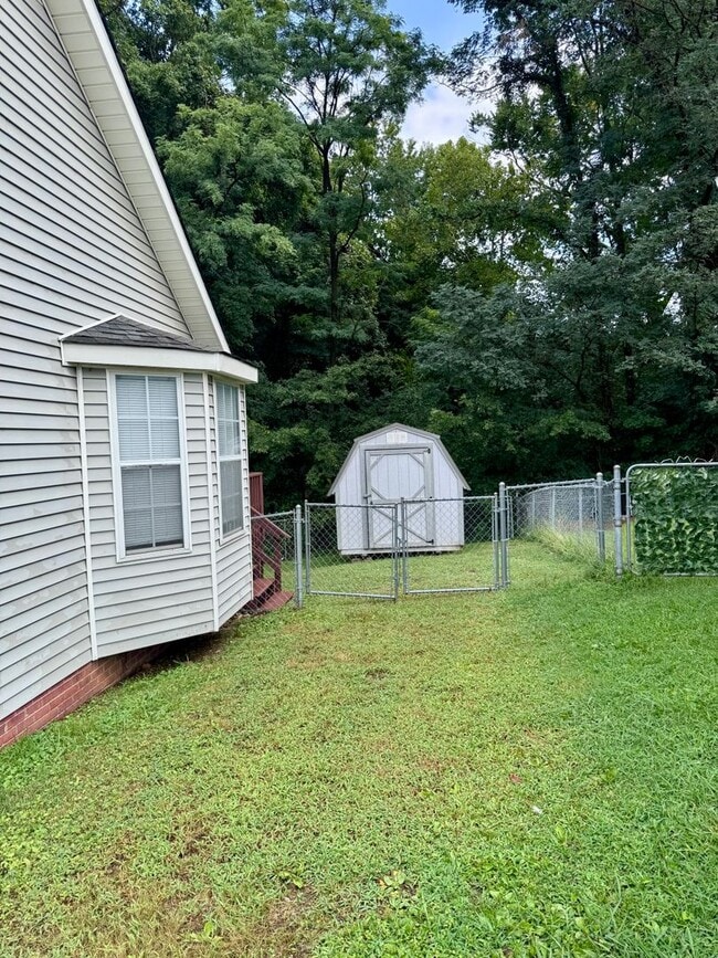 Building Photo - 357 Treeland Dr