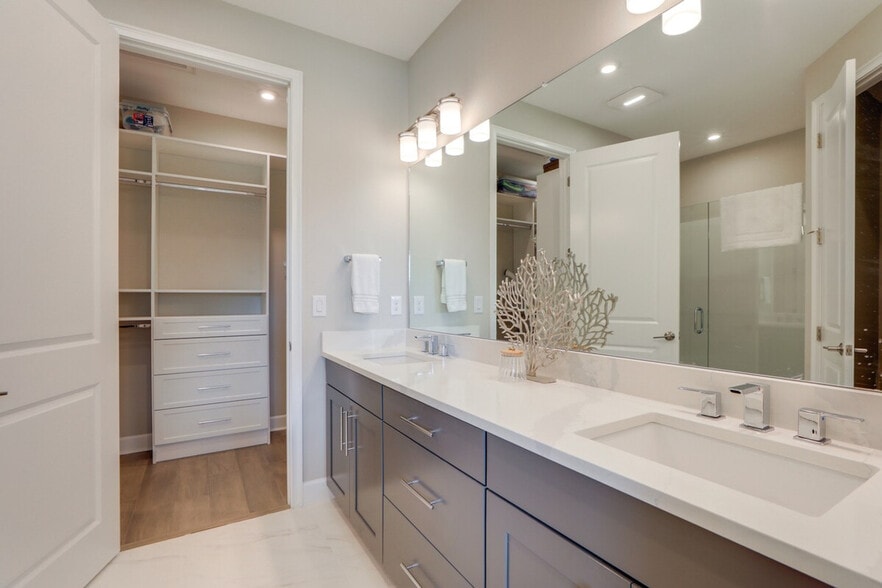 Building Photo - 15677 Sacile LN