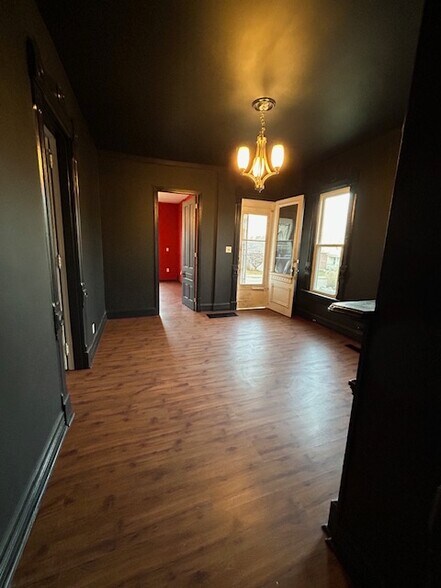 Building Photo - 518 Beckman St