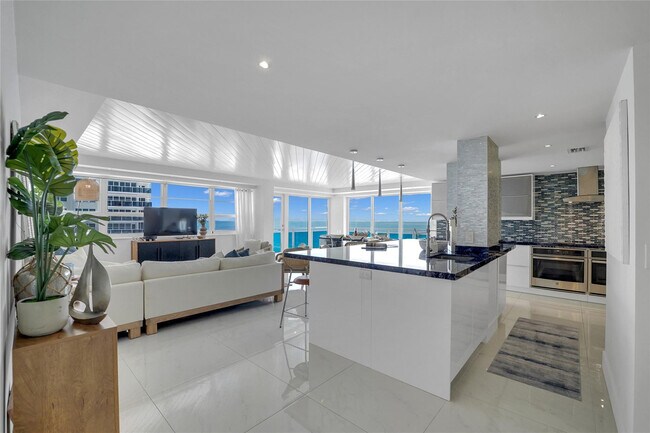 Building Photo - 3430 Galt Ocean Dr