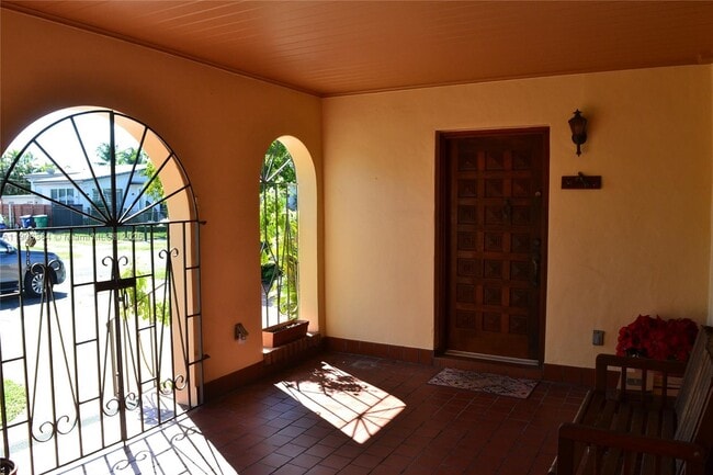 Building Photo - 7855 SW 17th Terrace