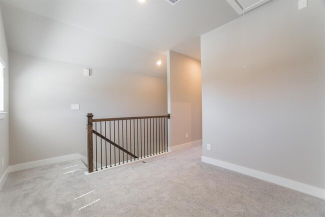 Building Photo - 10569 Preserve Wy