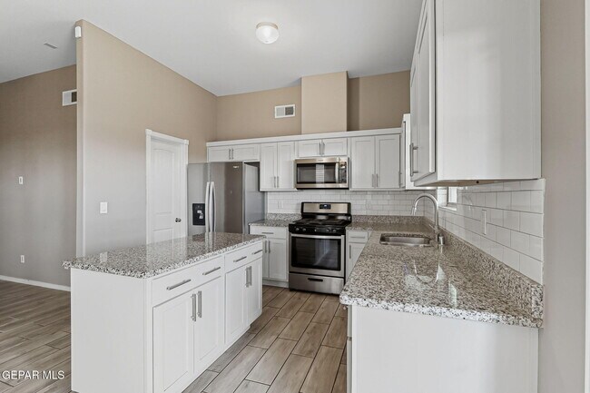 Building Photo - 13960 Garforth Ave
